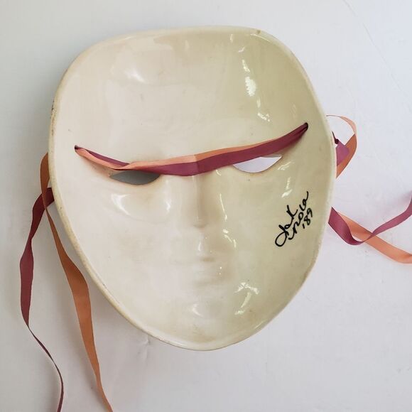 ❌SOLD❌ 1989 Signed Nola Masks (2) - Picture 6 of 13